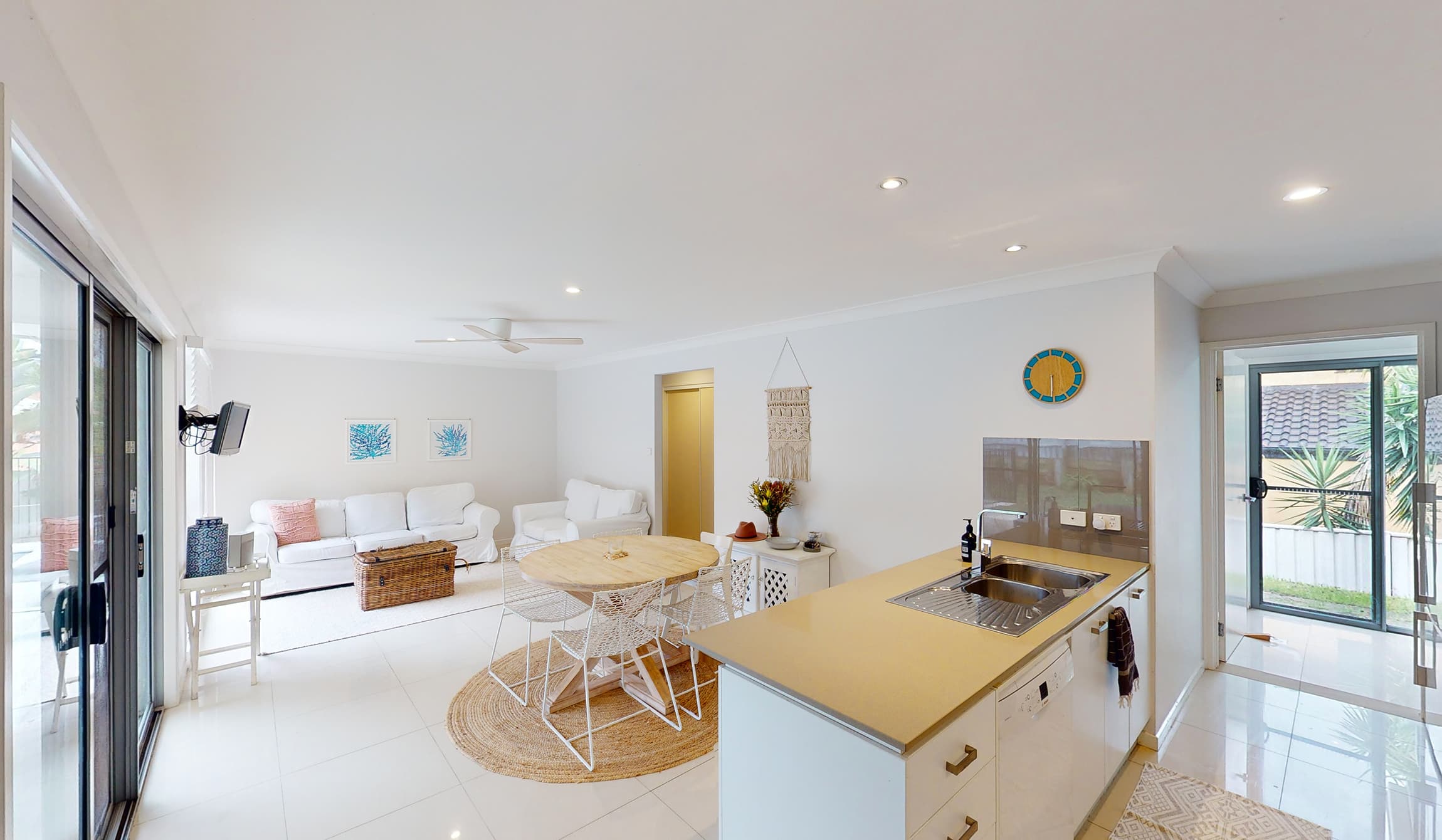 24 Coachmans Close, Korora, Korora - Thumbnail 2