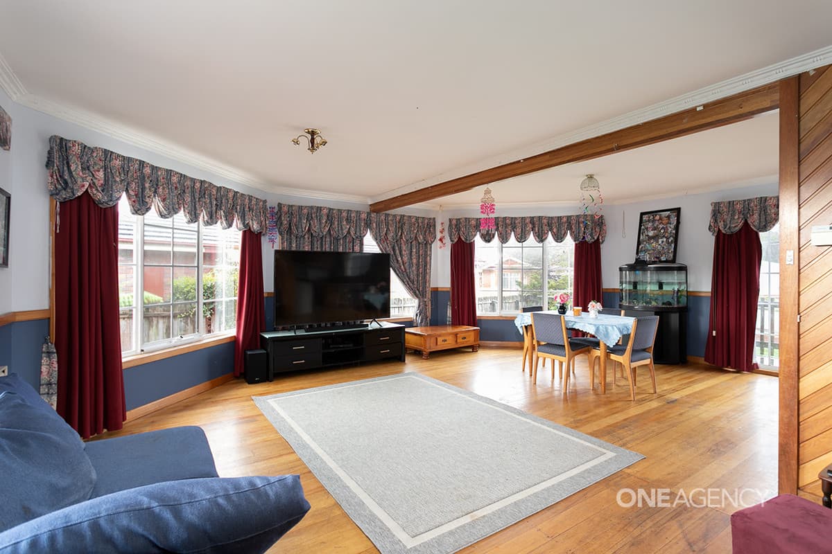 9 Holmes Place, Park Grove, Park Grove - Thumbnail 3