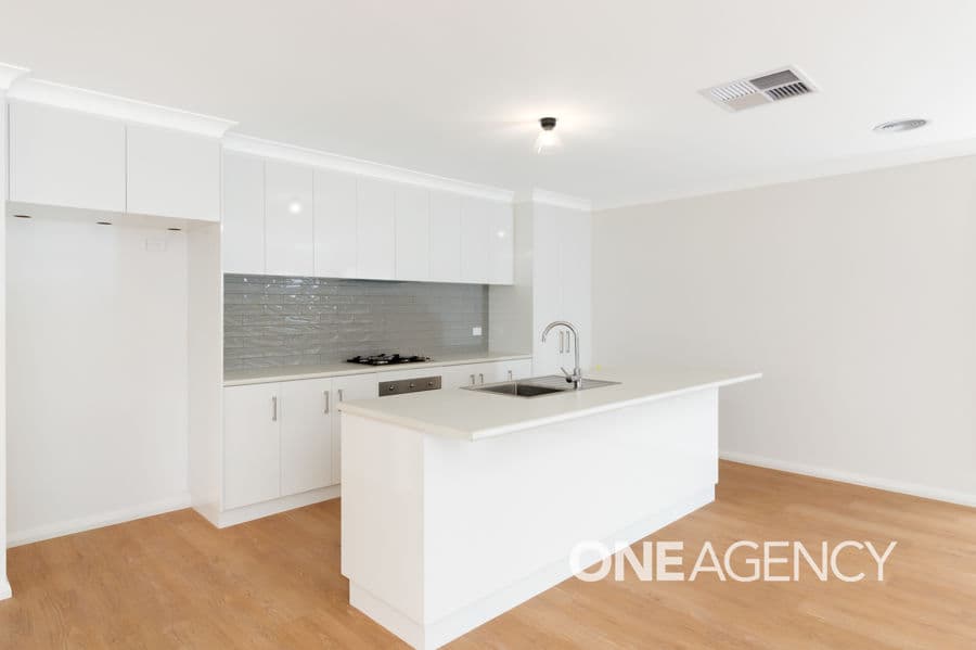 20 BEETSON Street, Boorooma, Boorooma - Thumbnail 3