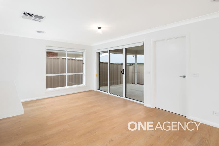20 BEETSON Street, Boorooma, Boorooma - Thumbnail 4