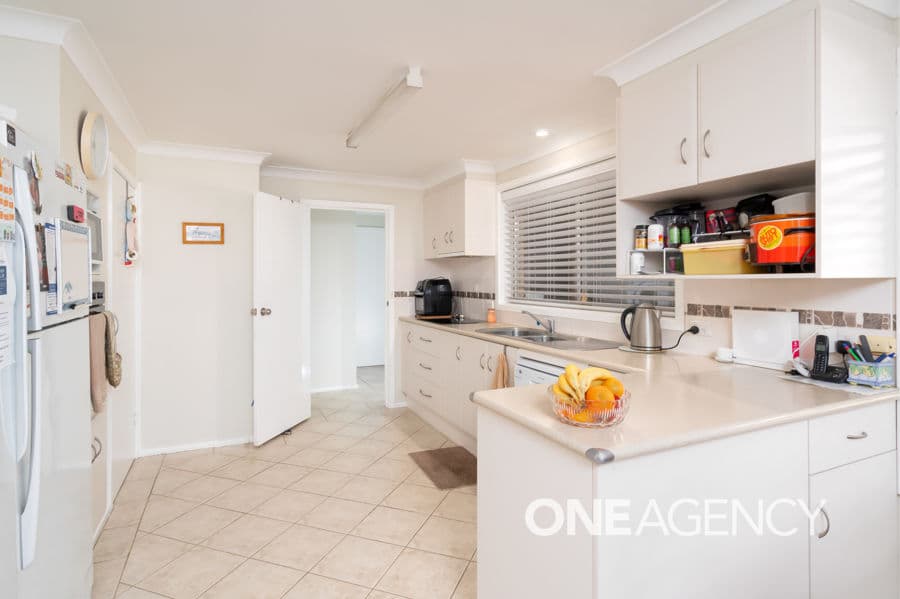 4 DALMAN Parkway, Glenfield Park, Glenfield Park - Thumbnail 4