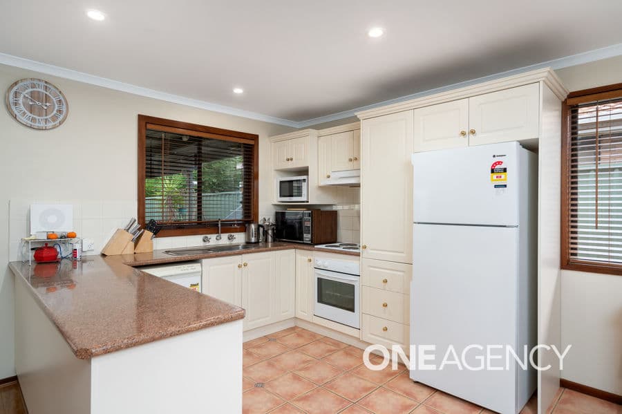 12 KAROOM Drive, Glenfield Park, Glenfield Park - Thumbnail 4