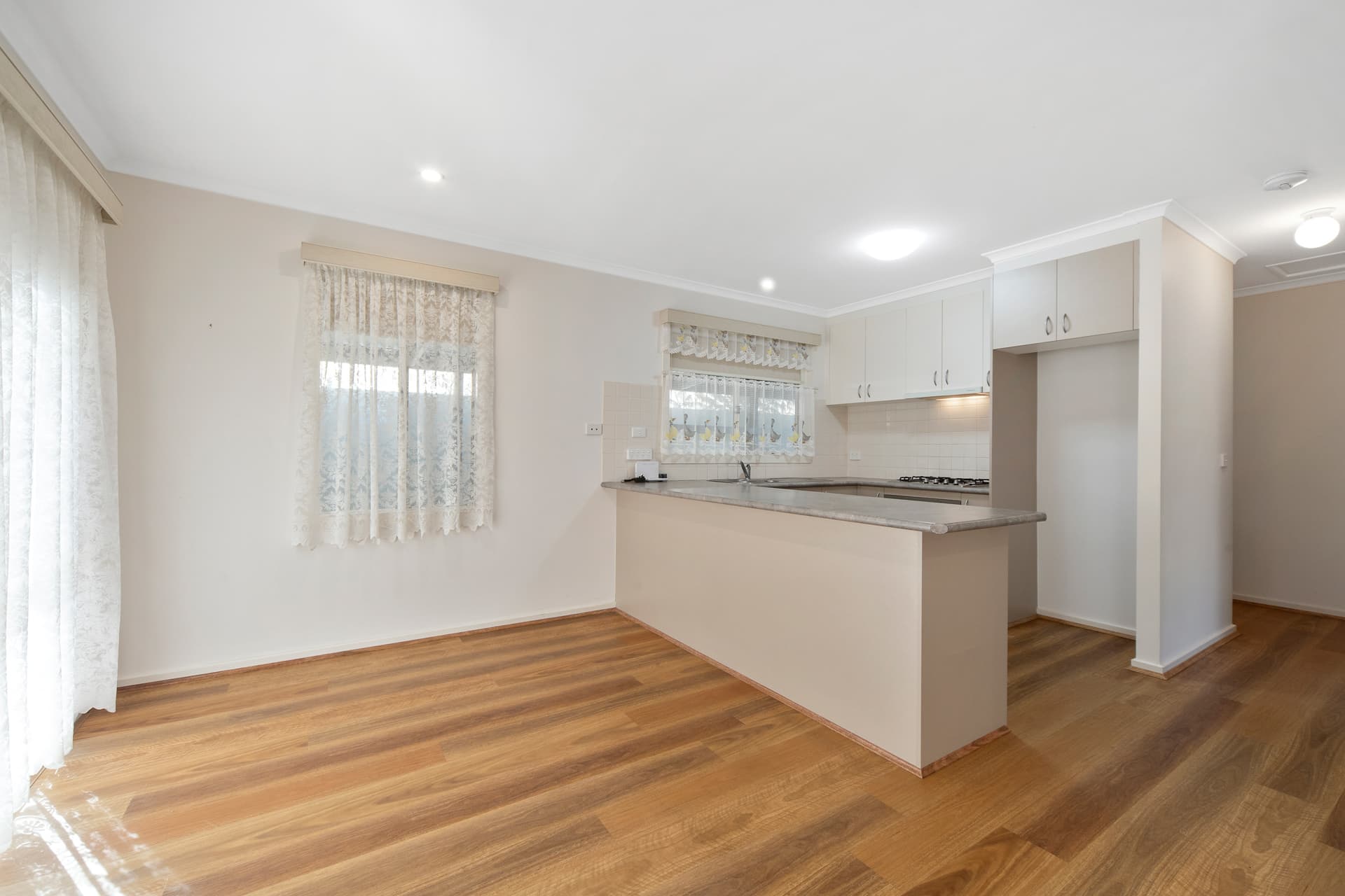3 Pier Court, Hastings, Hastings - Thumbnail 5