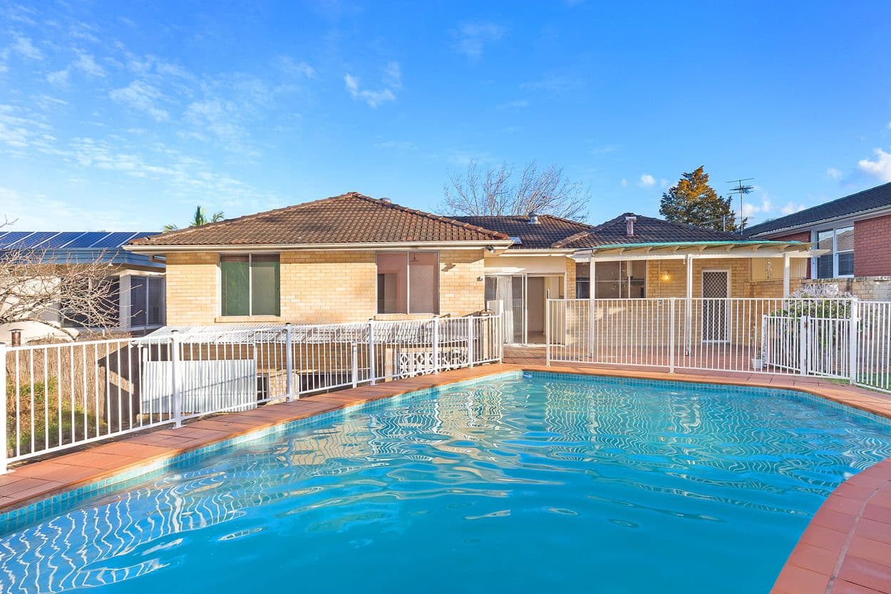 10 Hyde Avenue, Killarney Heights, Killarney Heights - Thumbnail 2