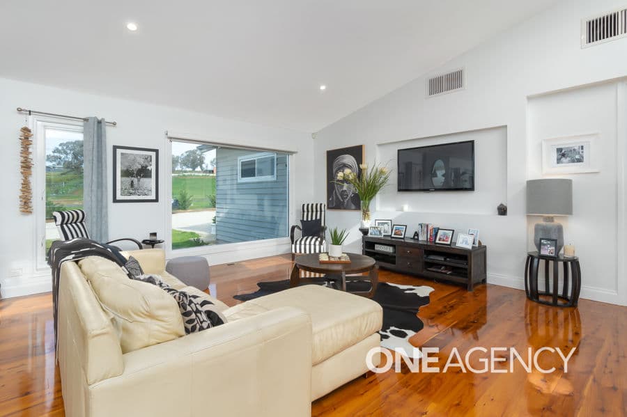 42 PIMELEA Place, Springvale, Springvale - Thumbnail 4