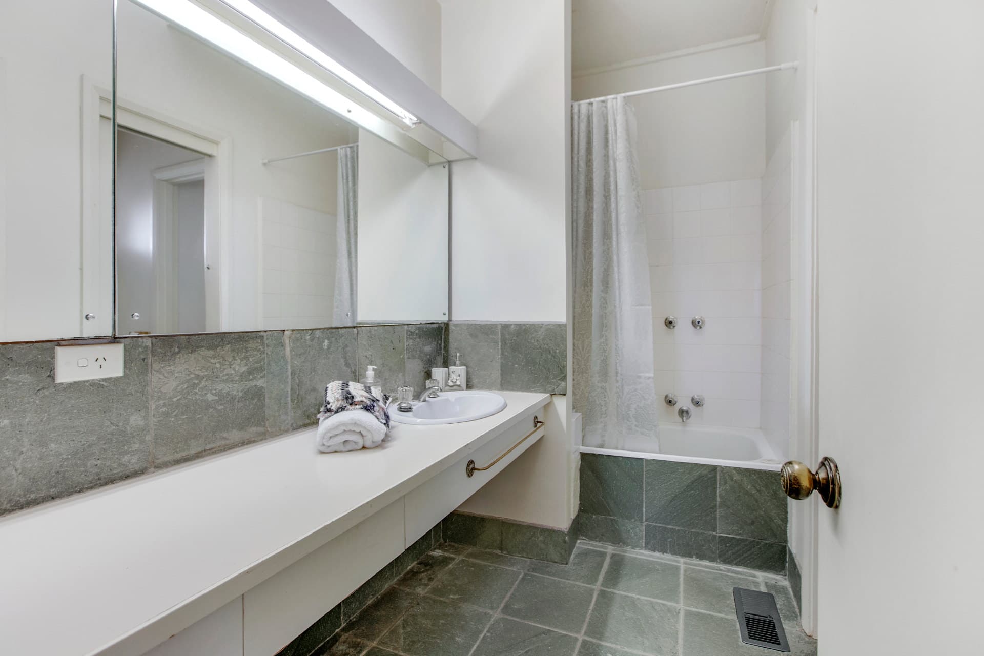 19 Gillards Road, Mount Eliza, Mount Eliza - Thumbnail 8