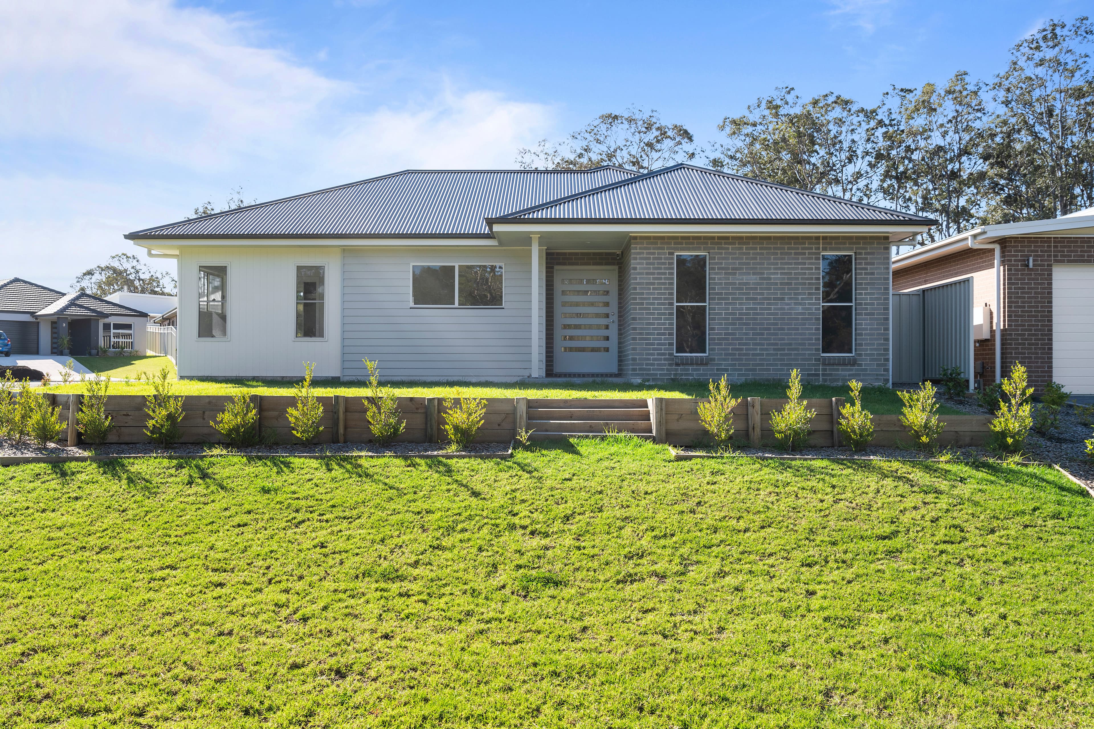 6 Ninox Close, Wadalba, Wadalba - Image 1