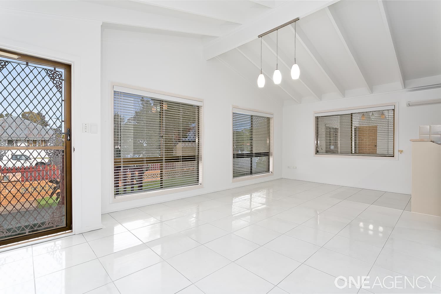 52 McCulloch Avenue, Margate, Margate - Thumbnail 2