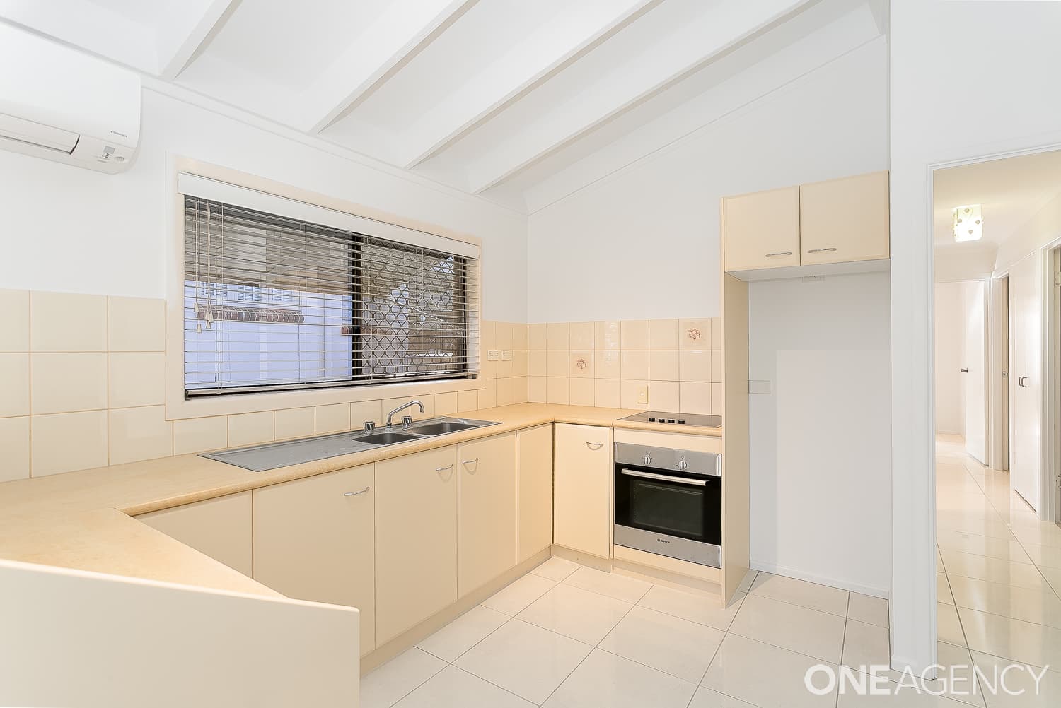 52 McCulloch Avenue, Margate, Margate - Thumbnail 5