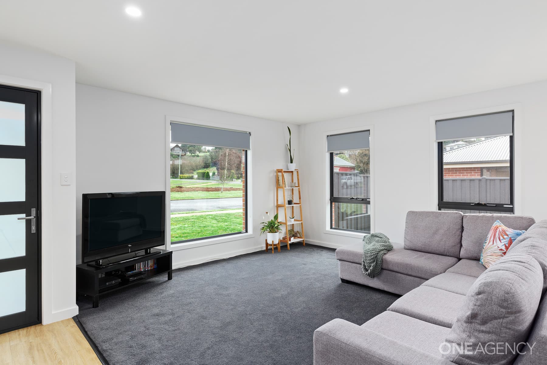 2/14 Beefeater Street, Deloraine, Deloraine - Thumbnail 3