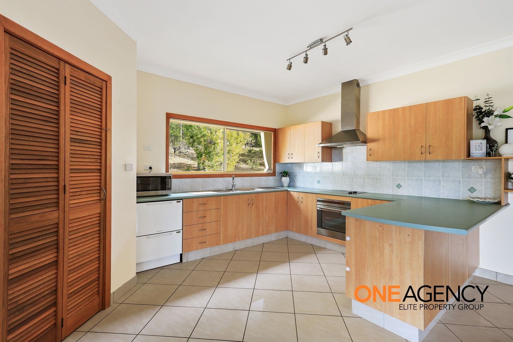 18 McArthur Drive, Falls Creek, Falls Creek - Thumbnail 7