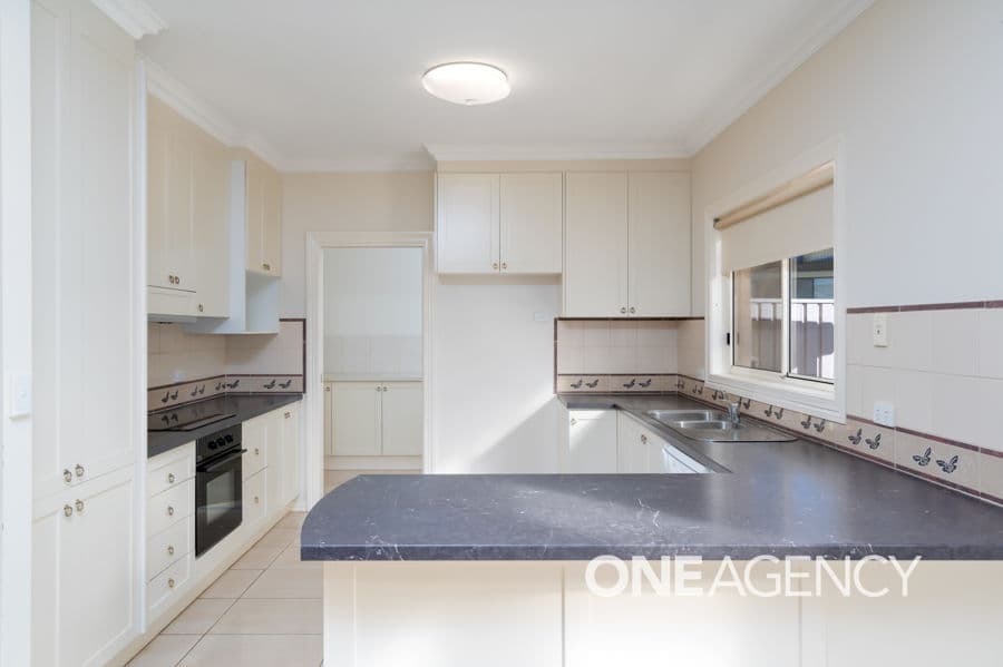 10 DEAKIN Avenue, Lloyd, Lloyd - Thumbnail 4