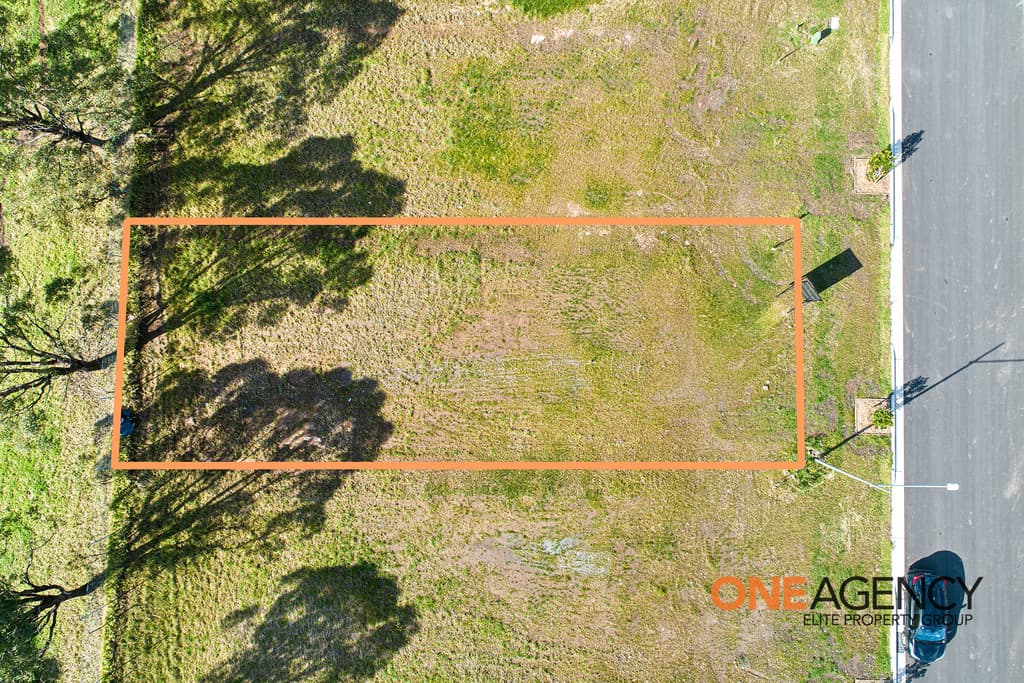 28 Lomandra Crescent, Calderwood, Calderwood - Thumbnail 2