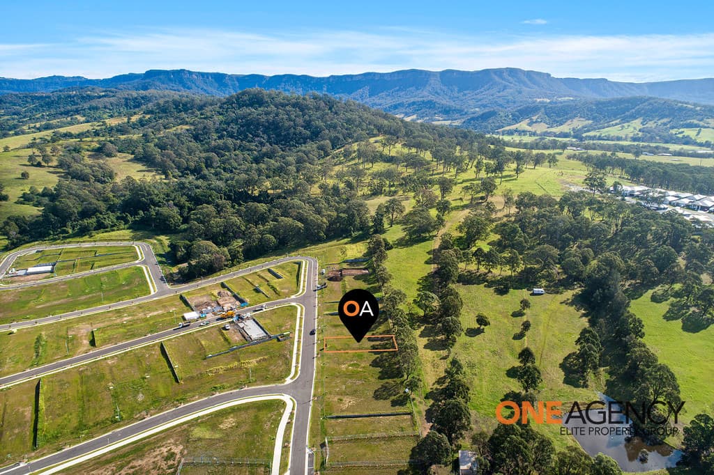 28 Lomandra Crescent, Calderwood, Calderwood - Thumbnail 4