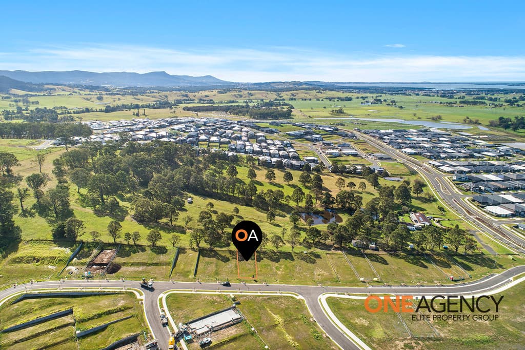 28 Lomandra Crescent, Calderwood, Calderwood - Image 1