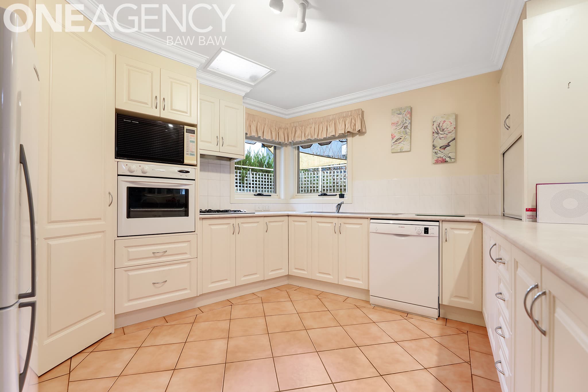9 Rees Close, Drouin, Drouin - Thumbnail 2