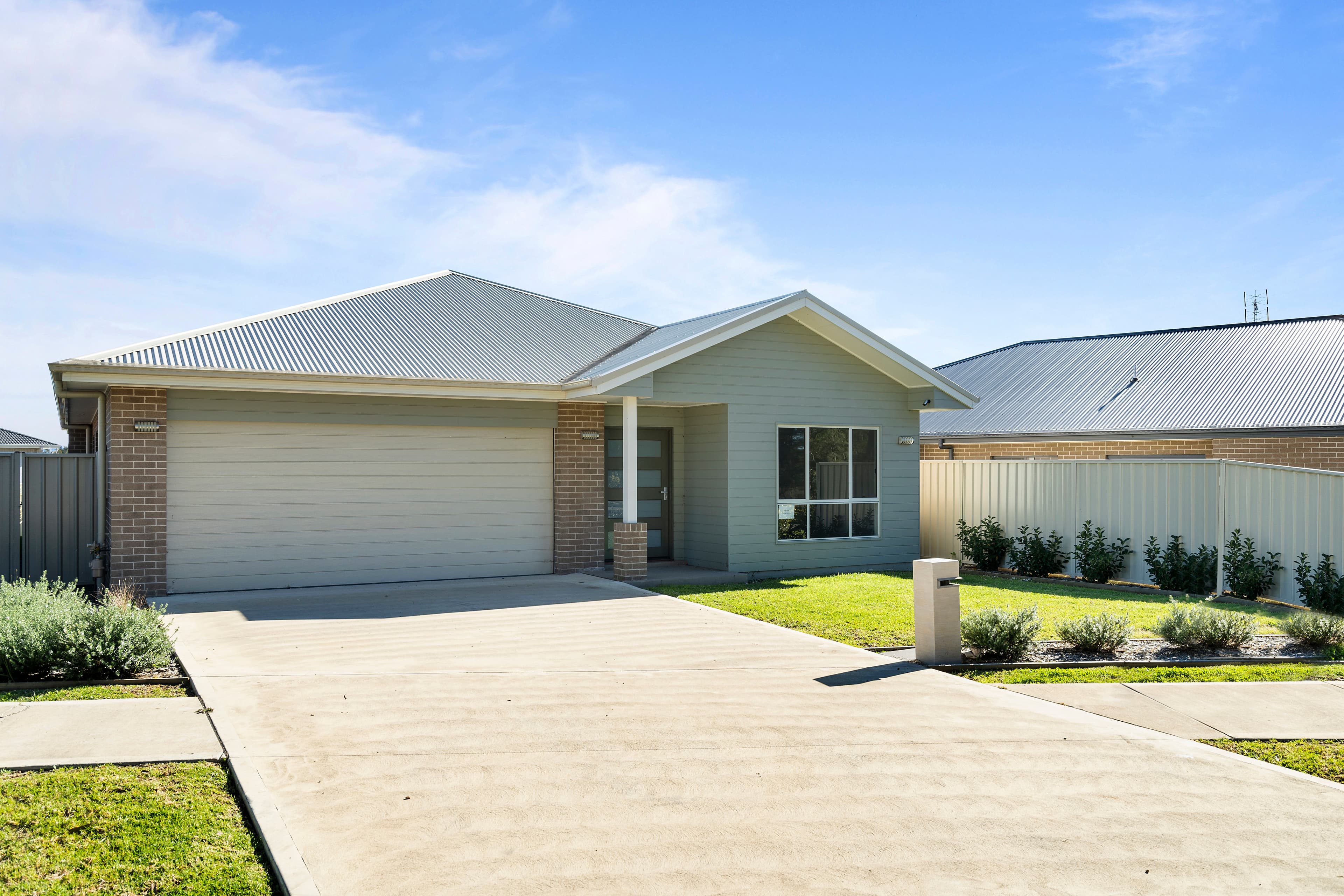 22 Van Stappen Road, Wadalba, Wadalba - Image 1