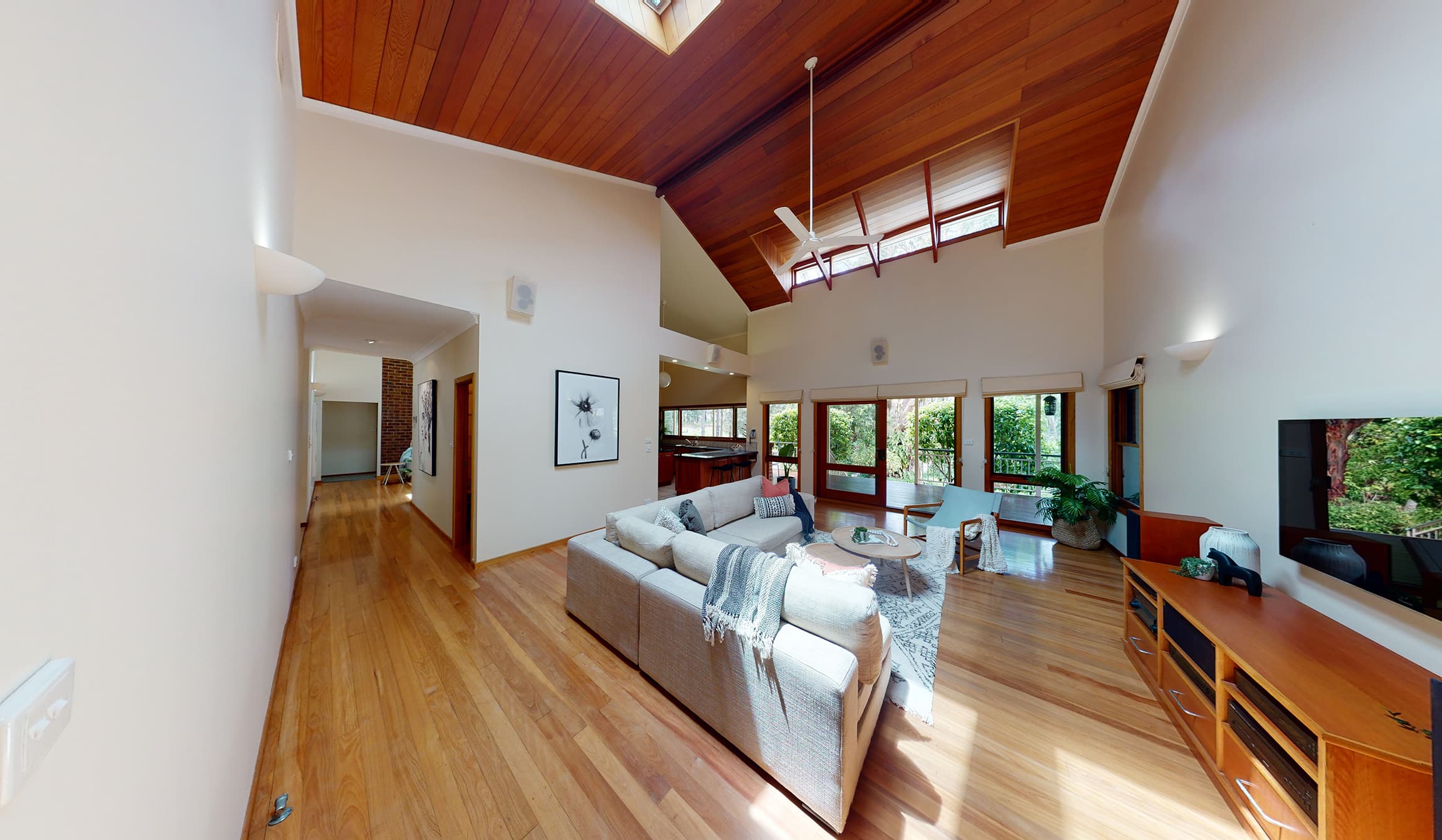32 Lake Russell Drive, Emerald Beach, Emerald Beach - Thumbnail 2