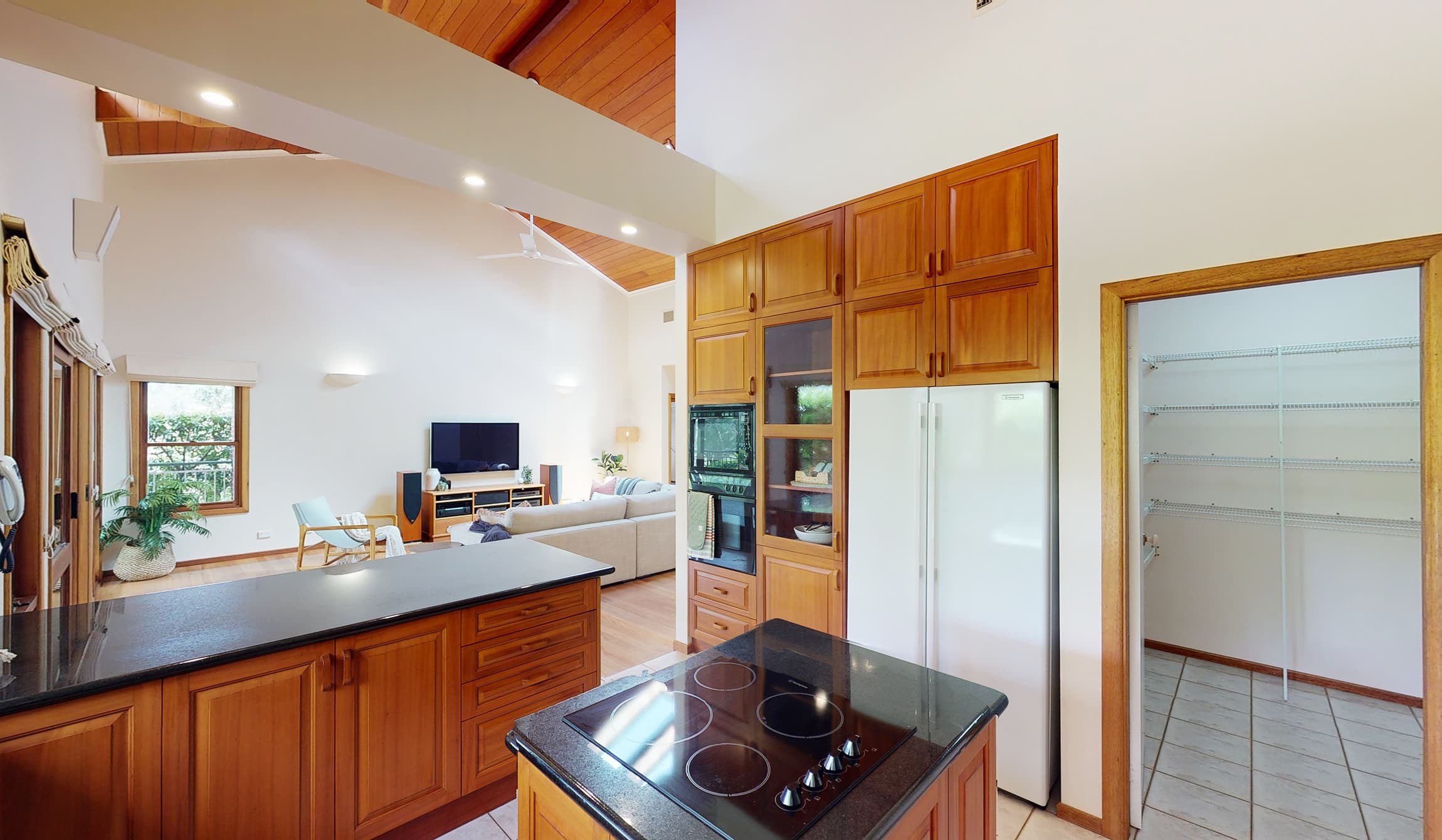 32 Lake Russell Drive, Emerald Beach, Emerald Beach - Thumbnail 5