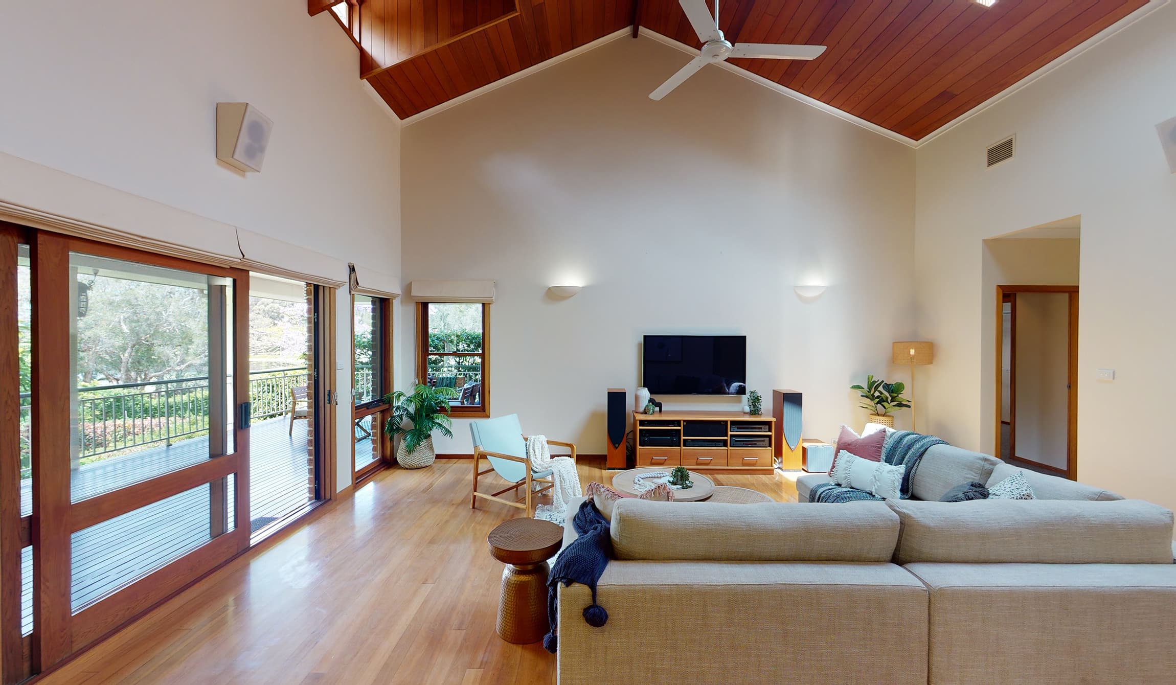 32 Lake Russell Drive, Emerald Beach, Emerald Beach - Thumbnail 3