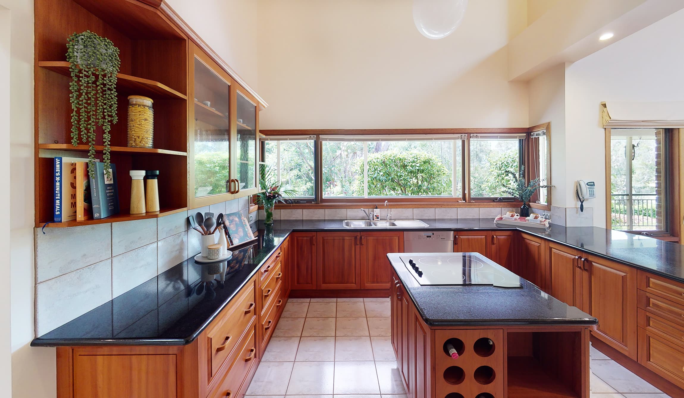 32 Lake Russell Drive, Emerald Beach, Emerald Beach - Thumbnail 6