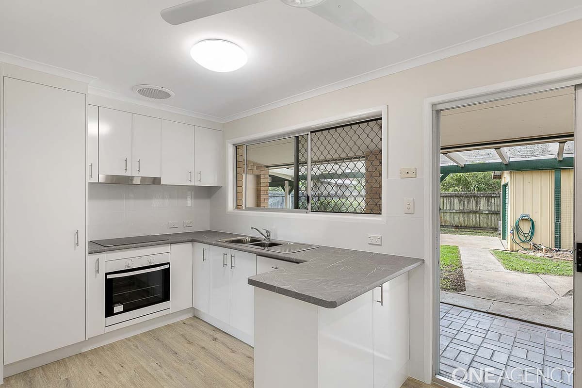 198 Truro Street, Urangan, Urangan - Thumbnail 2