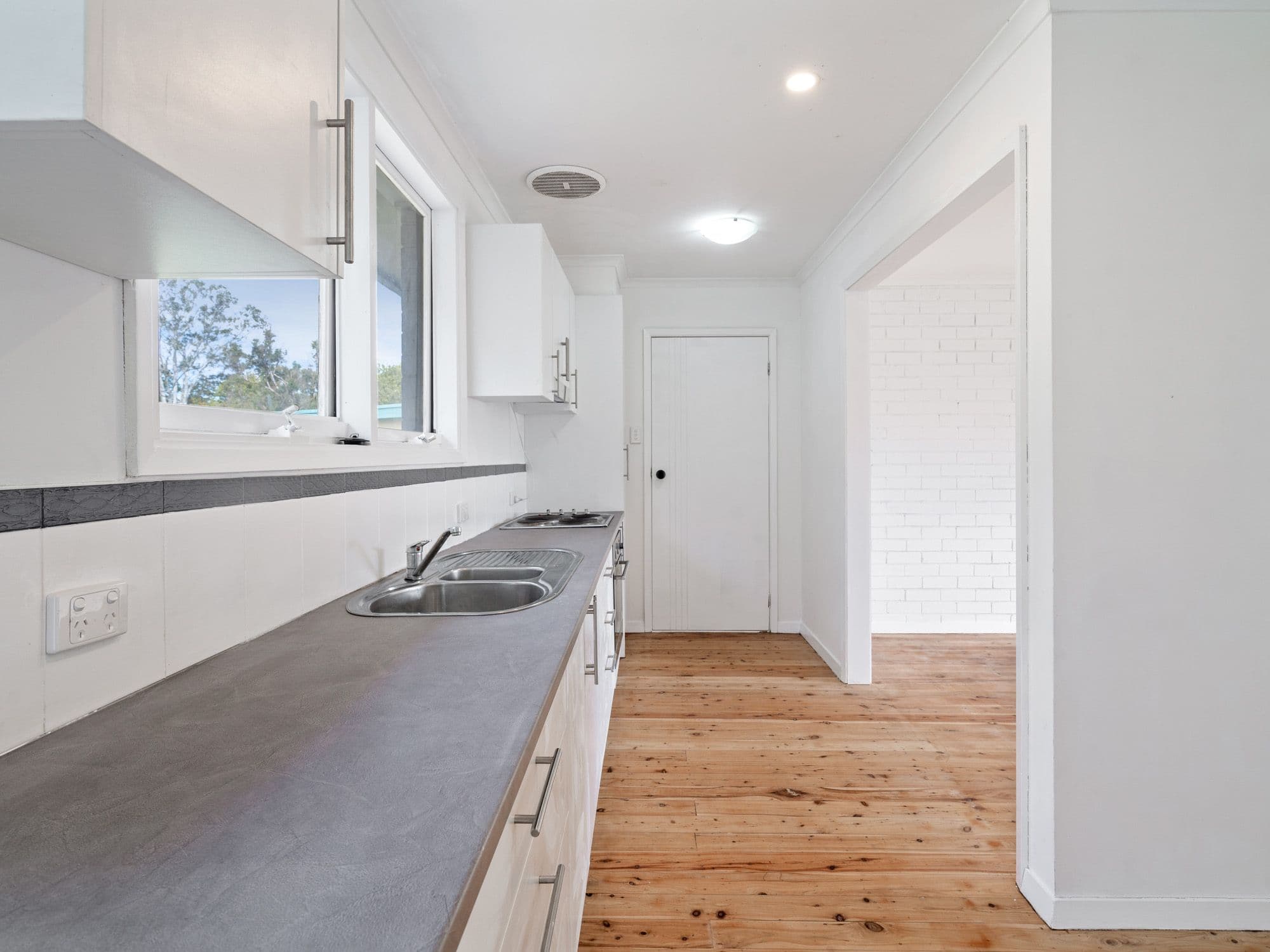 21 Pollock Avenue, Wyong, Wyong - Thumbnail 4