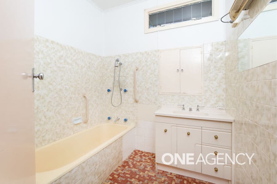343 LAKE ALBERT Road, Kooringal, Kooringal - Thumbnail 6