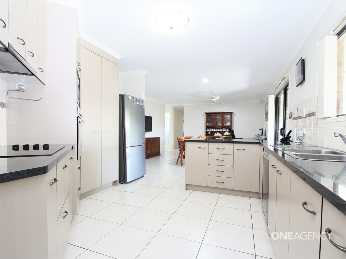 8 Kingston Court, Point Vernon, Point Vernon - Thumbnail 2