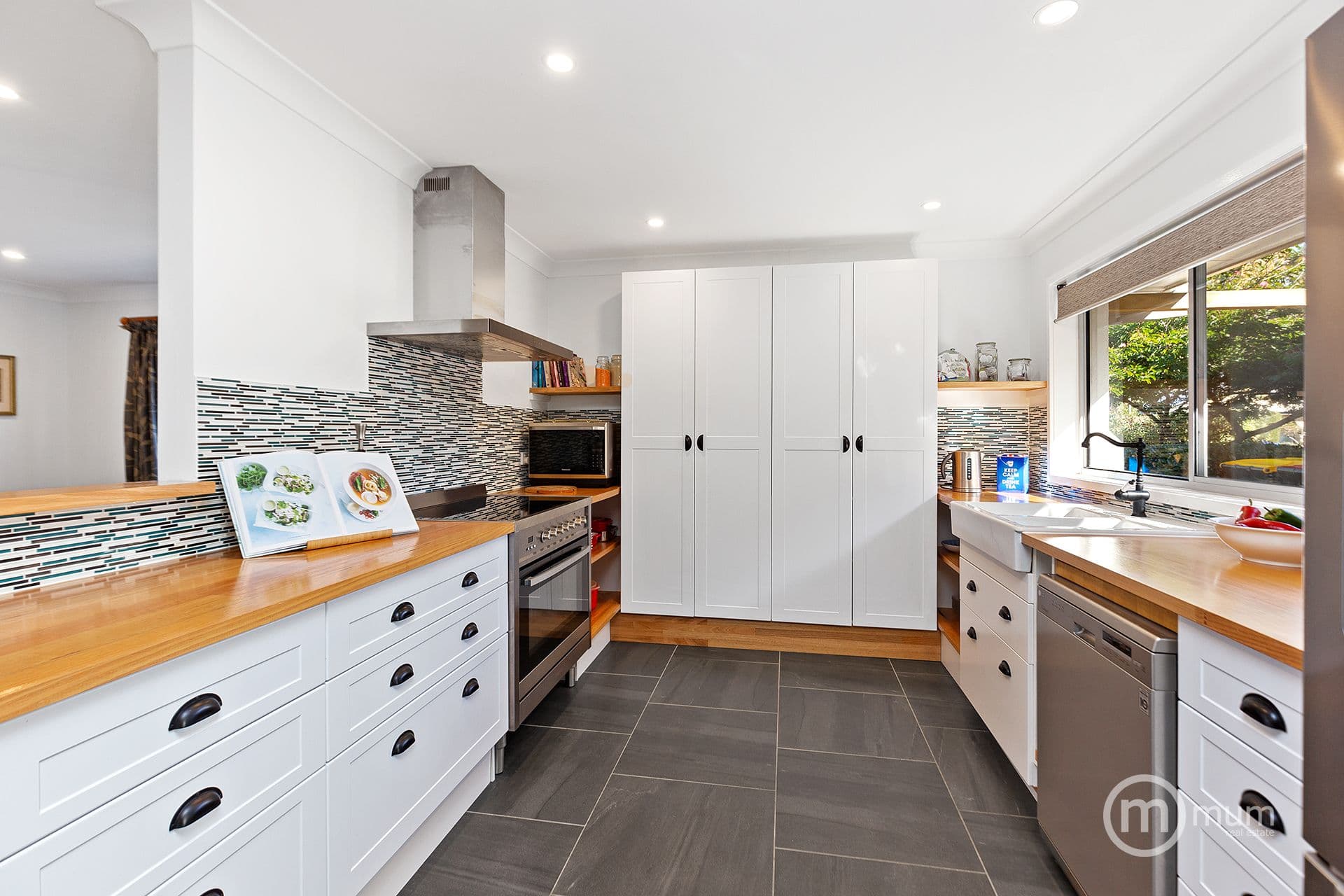 10 Valley Drive, Mollymook Beach, Mollymook Beach - Thumbnail 4