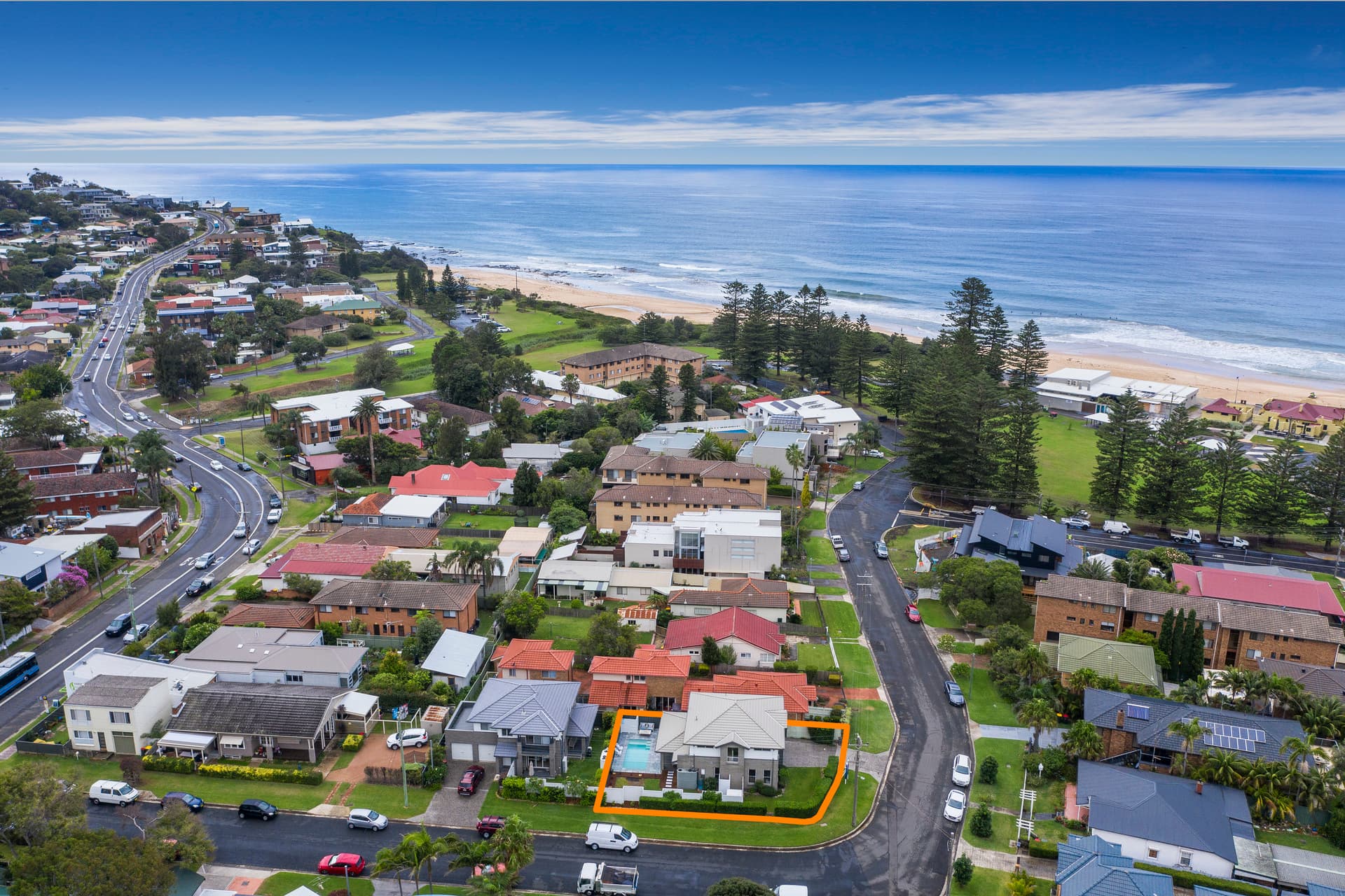 19 The Esplanade, Thirroul, Thirroul - Thumbnail 2