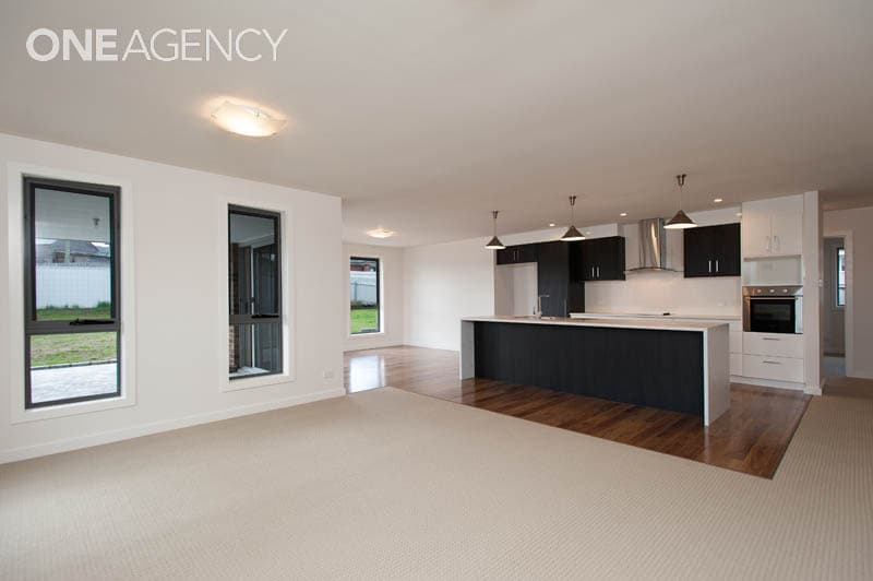 16 Eastfield Drive, Newnham, Newnham - Thumbnail 7