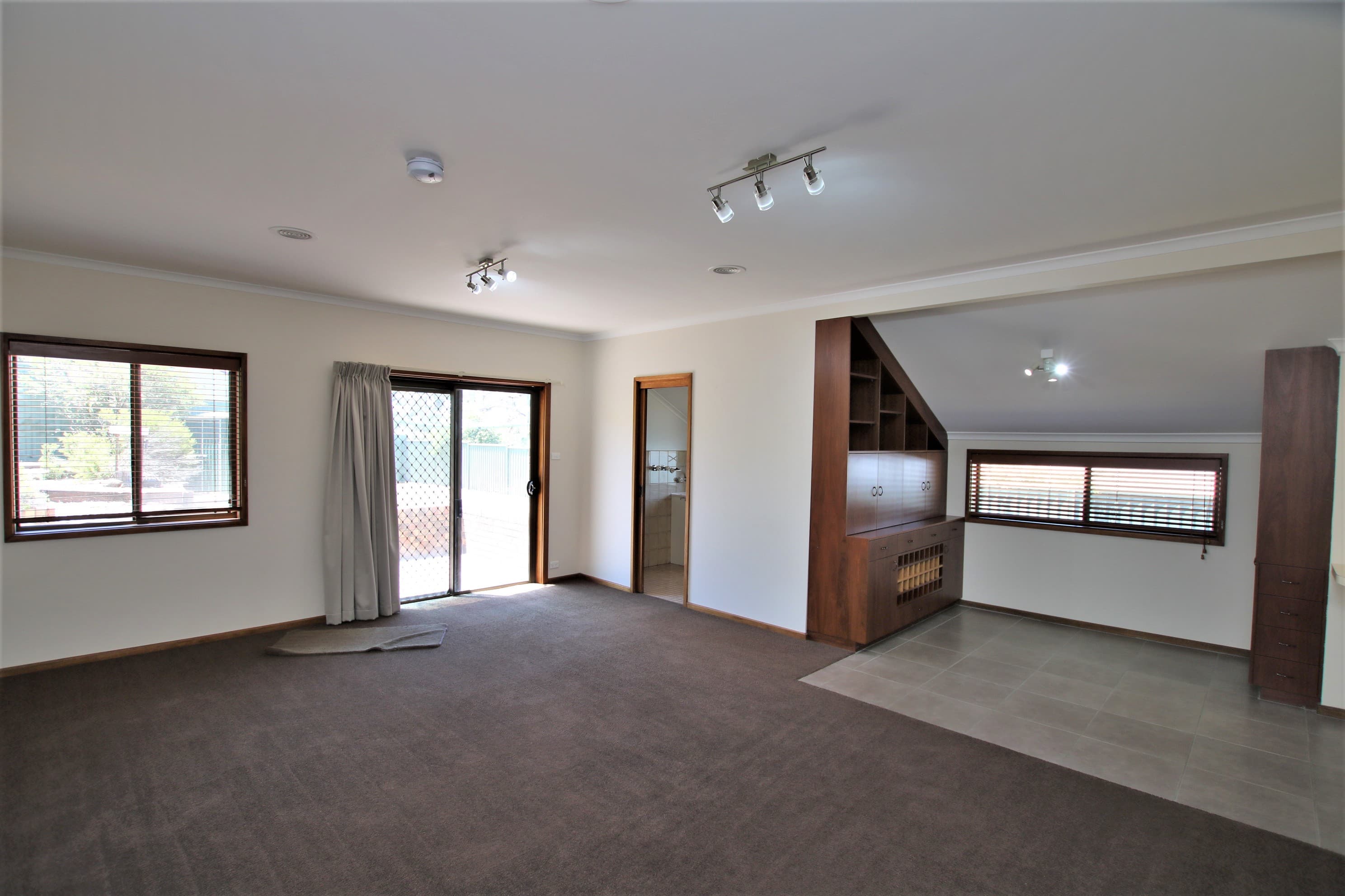 6 Doondoo Place, Cooma, Cooma - Thumbnail 8