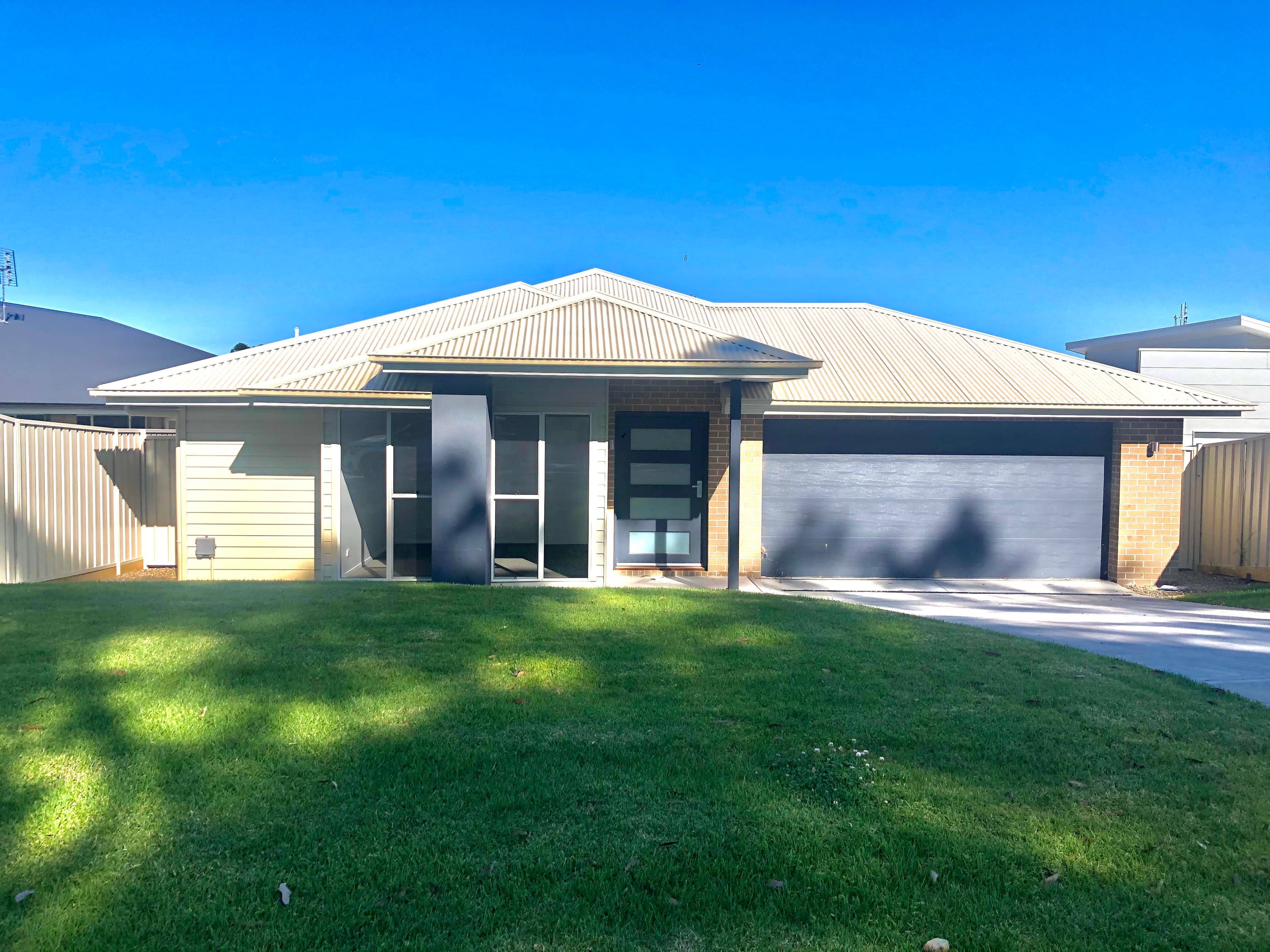 14 Van Stappen Road, Wadalba, Wadalba - Image 1