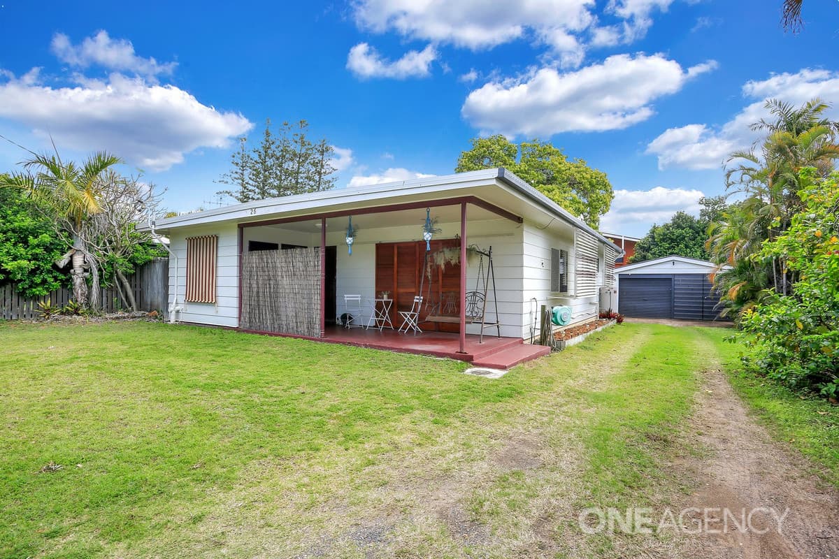 25 Leslie Lane, Scarness, Scarness - Image 1
