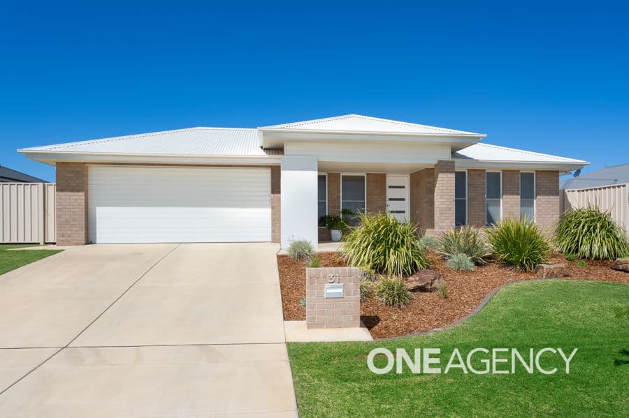 31 BARMEDMAN Avenue, Gobbagombalin, Gobbagombalin - Image 1