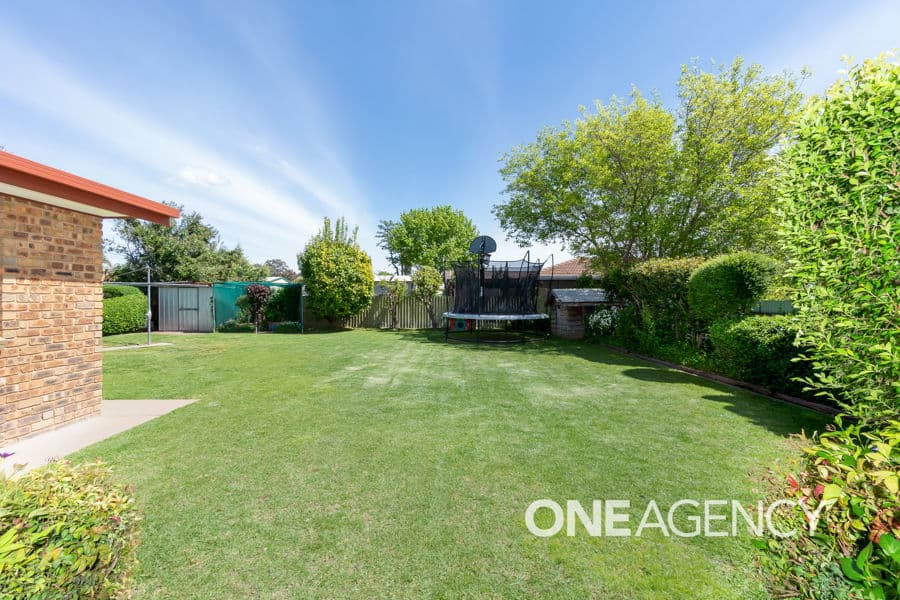 4 WARRAMBOOL Crescent, Glenfield Park, Glenfield Park - Thumbnail 4