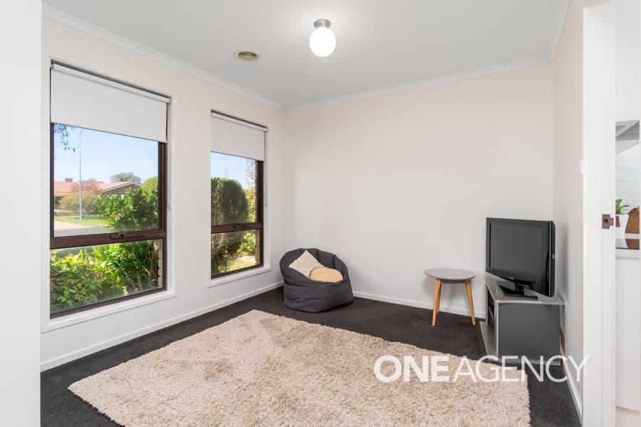 4 WARRAMBOOL Crescent, Glenfield Park, Glenfield Park - Thumbnail 7