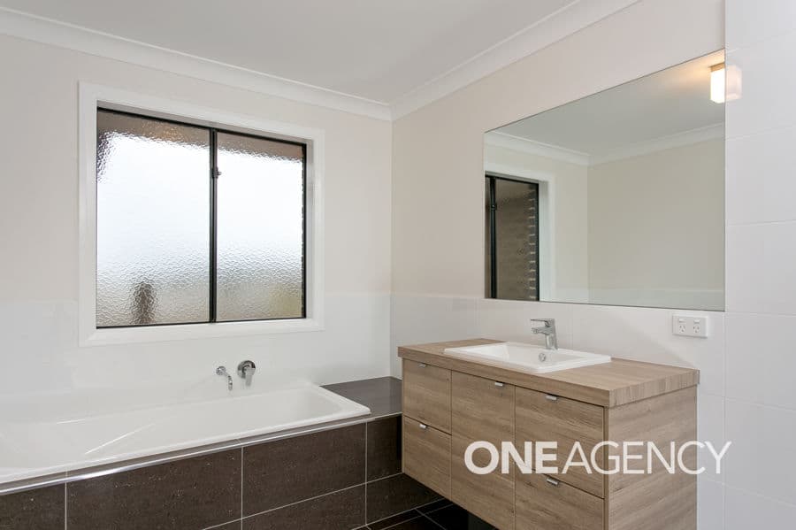 10 GLANDORE Street, Bourkelands, Bourkelands - Thumbnail 7