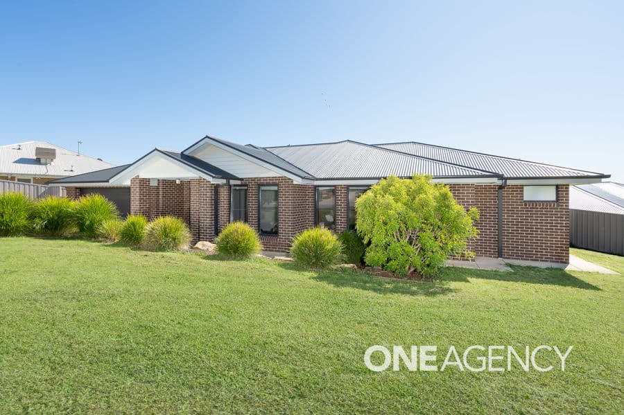 10 GLANDORE Street, Bourkelands, Bourkelands - Image 1