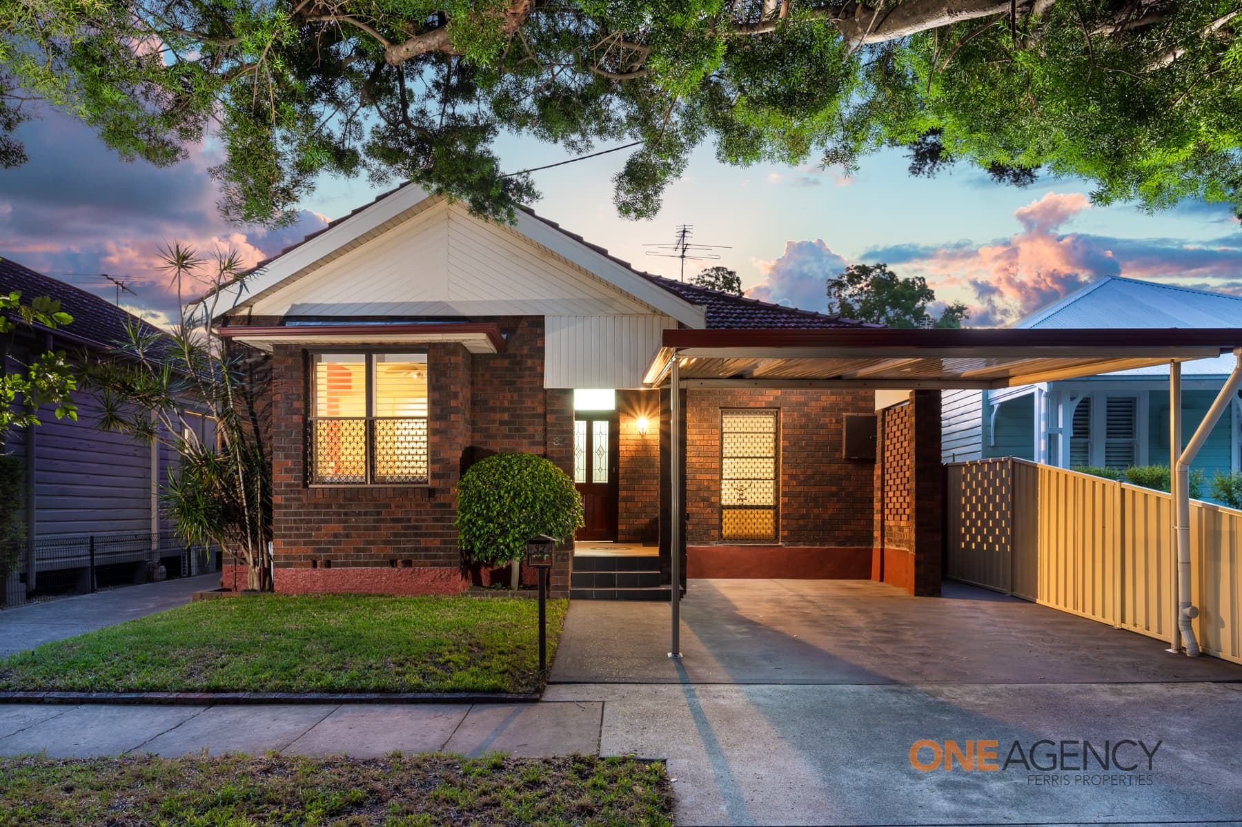 32 Kitchener Parade, Mayfield East, Mayfield East - Image 1