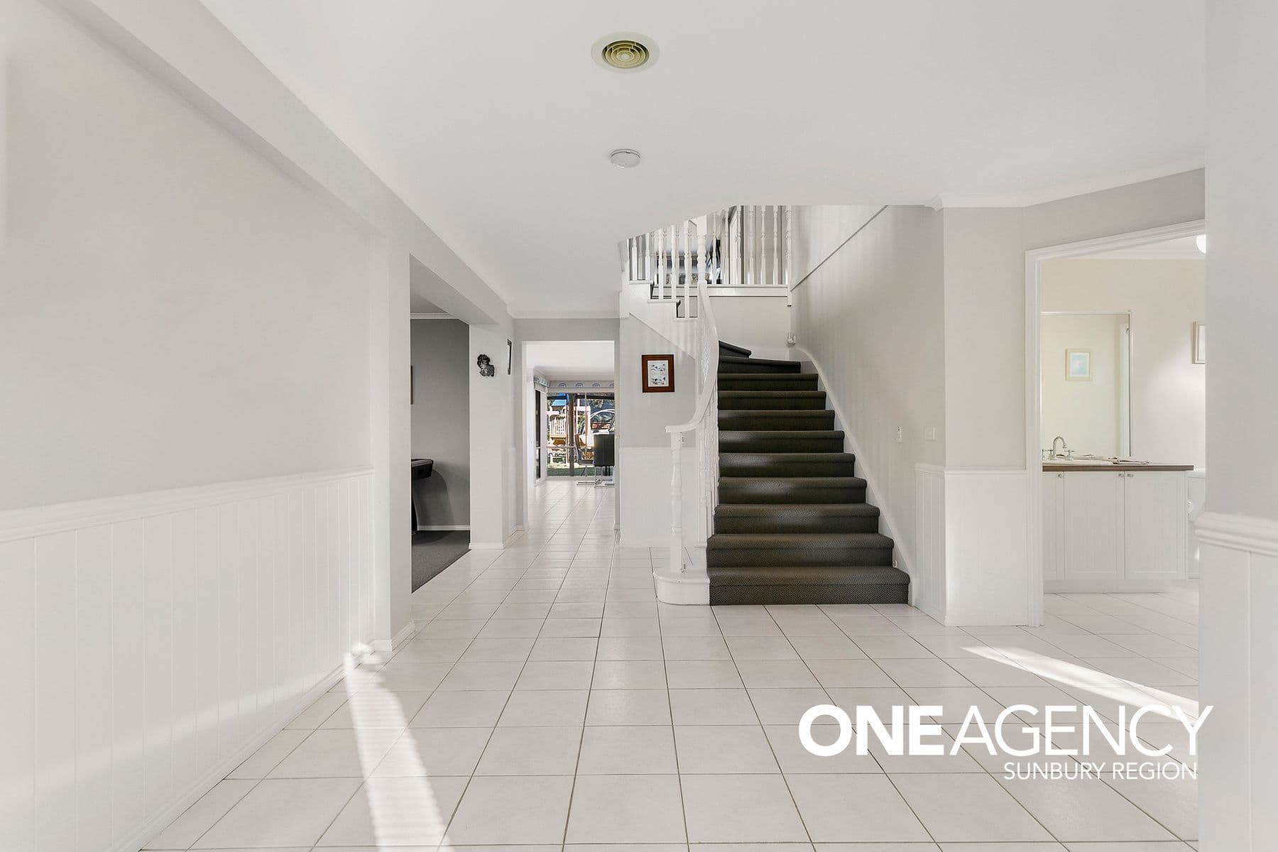 3 Molvig Rise, Sunbury, Sunbury - Thumbnail 4