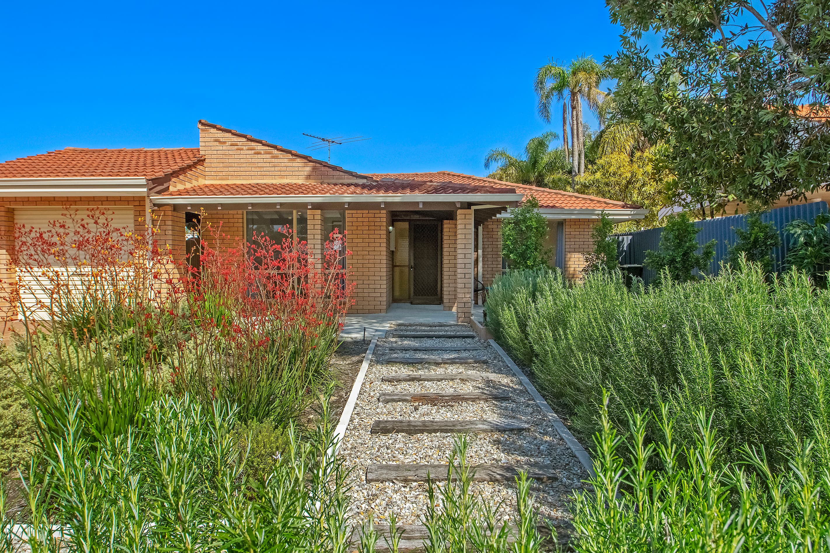 3b Mapleton Place, Duncraig, Duncraig - Image 1