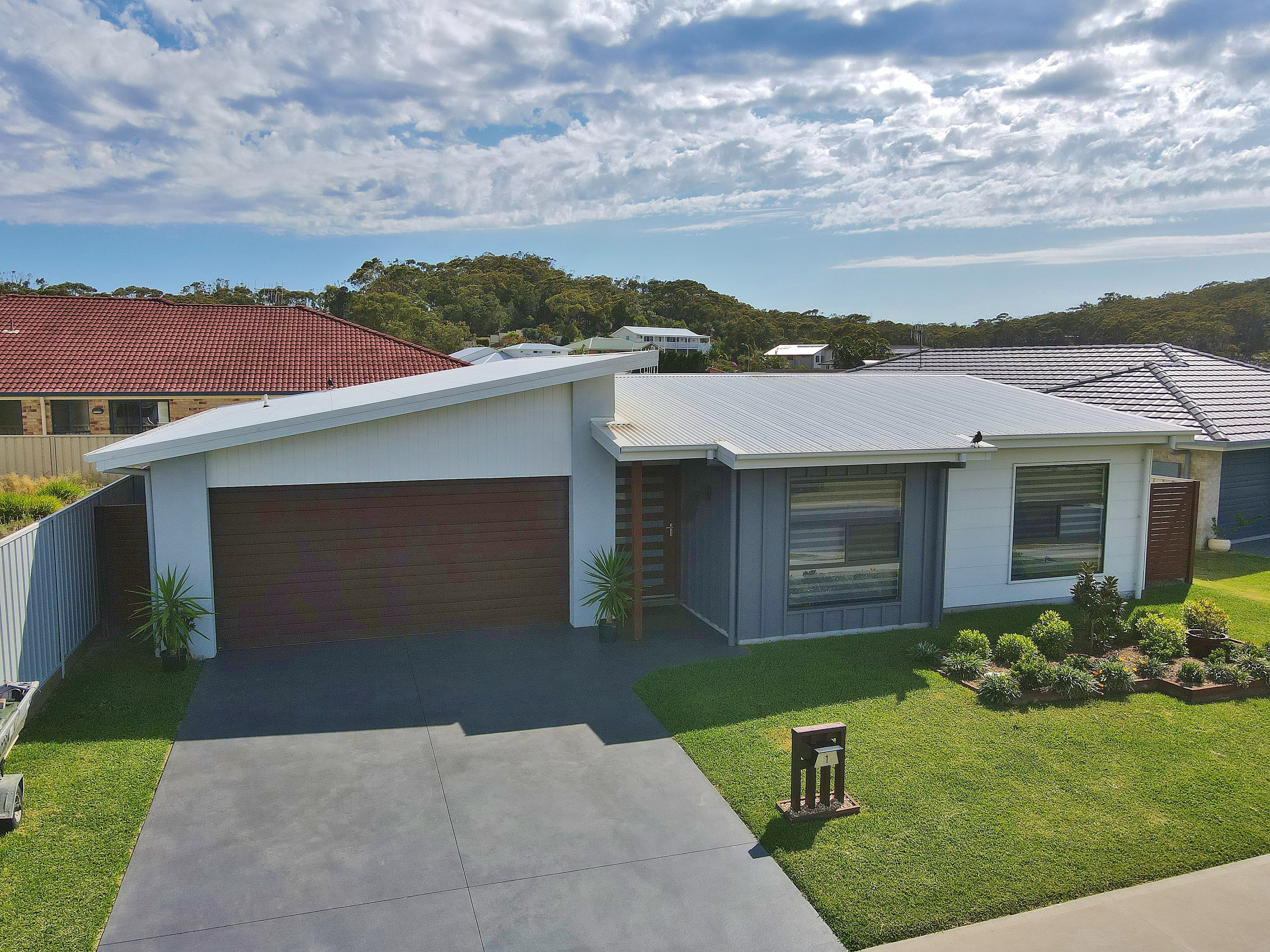 1 Borrowdale Avenue, Dunbogan, Dunbogan - Image 1