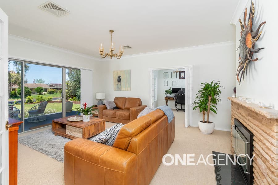 22 DALKEITH Avenue, Lake Albert, Lake Albert - Thumbnail 2