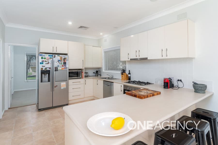 22 DALKEITH Avenue, Lake Albert, Lake Albert - Thumbnail 3
