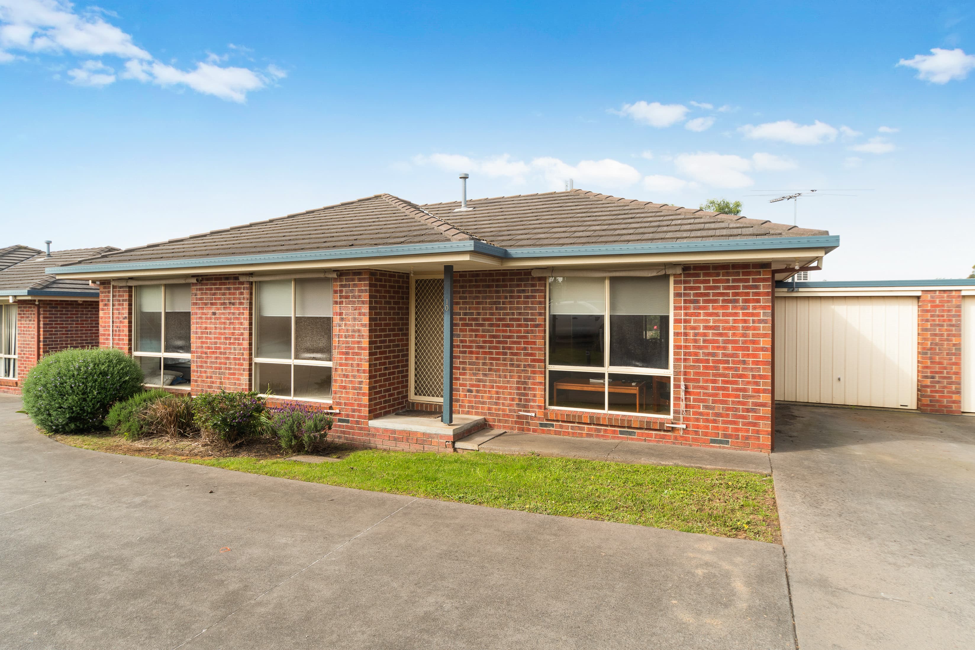 10/2 Allington Place, Langwarrin, Lilli Pilli - Image 1