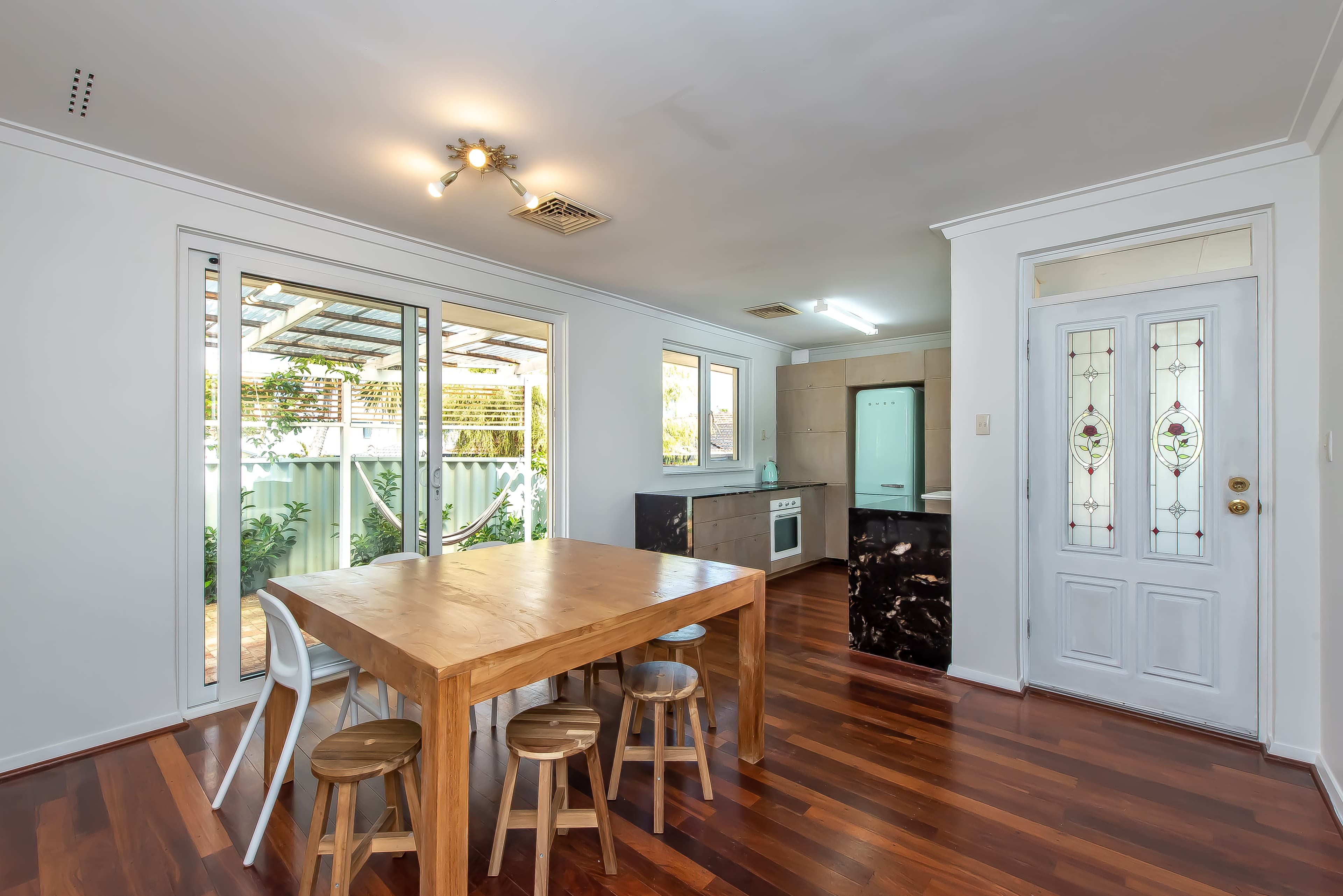 6 Wincanton Road, Karrinyup, Karrinyup - Thumbnail 2
