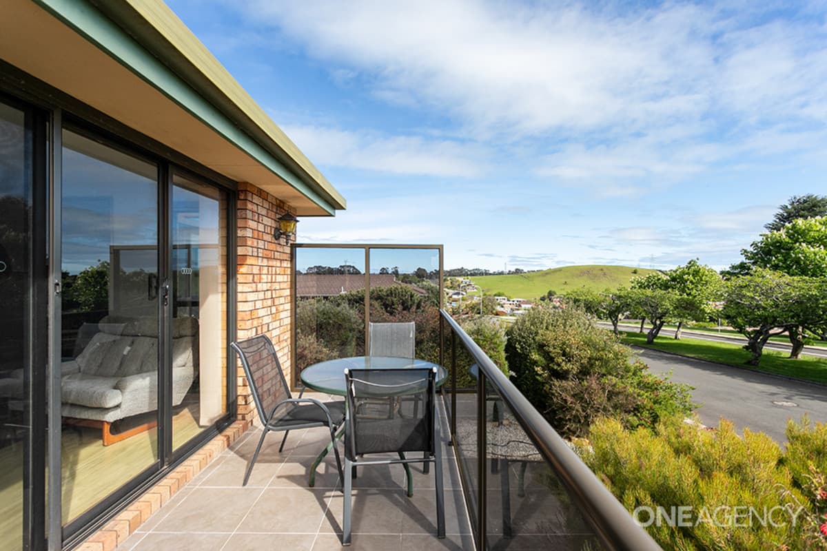 18 Atkins Drive, Romaine, Romaine - Thumbnail 2