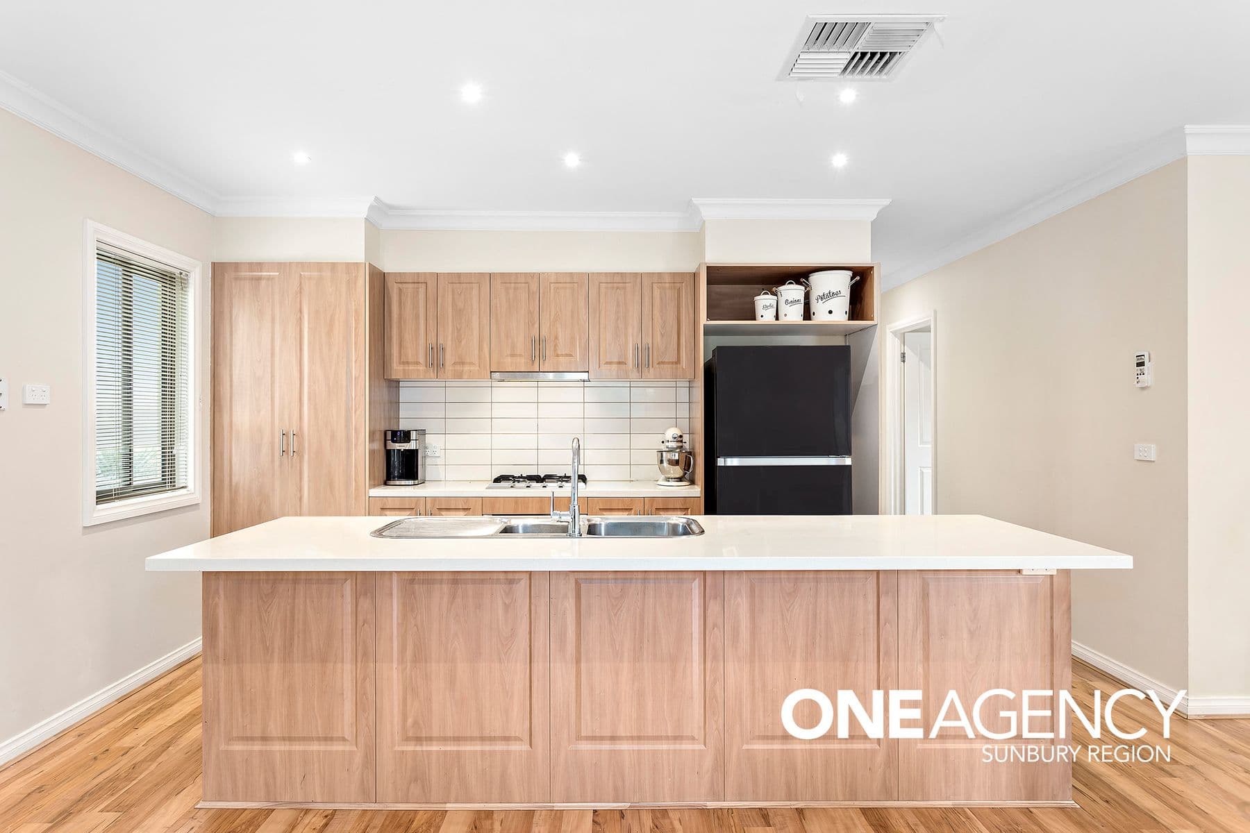 4 Yellow Wood Close, Sunbury, Sunbury - Thumbnail 4